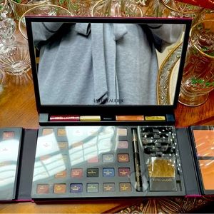 NEW Estee Lauder essential makeup kit. Luxe finishes. Fresh radiant colors.